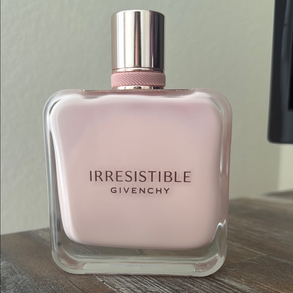 Givenchy Irresistible Eau de Parfum - Blush Pink
